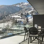 Hotel Alpenparks Hotel&apartment Taxacher 5*