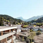 Alpenparks & Taxacher
