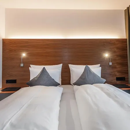 Hotel Alpenparks & Taxacher 5*