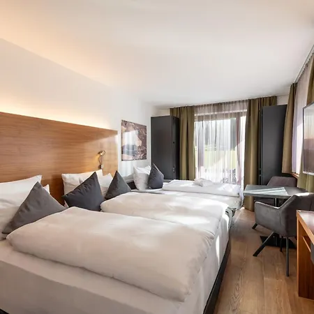 Alpenparks & Taxacher 5* Кирхберг