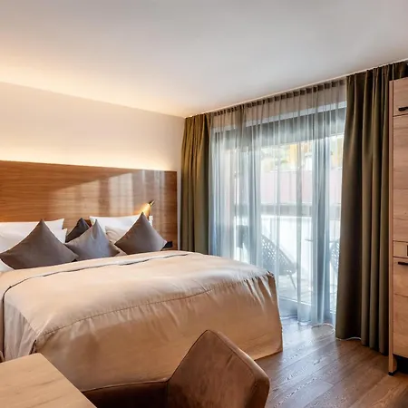 Alpenparks & Taxacher