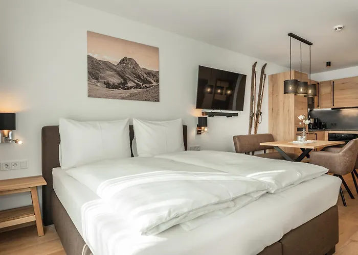 Hotel Alpenparks Hotel&apartment Taxacher 5*