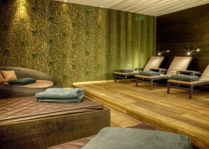 Alpenparks Hotel&apartment Taxacher 5*