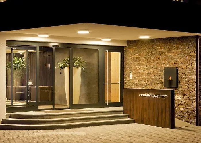 Отель Alpenparks & Taxacher