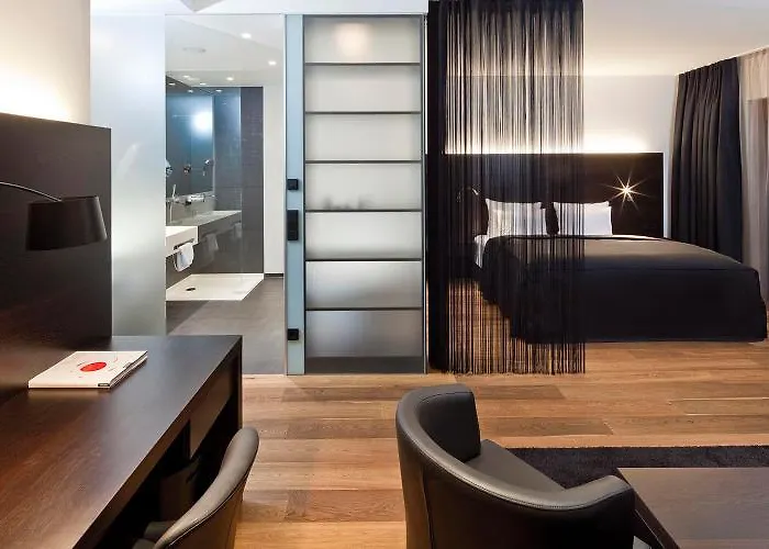 Отель Alpenparks & Taxacher 5*