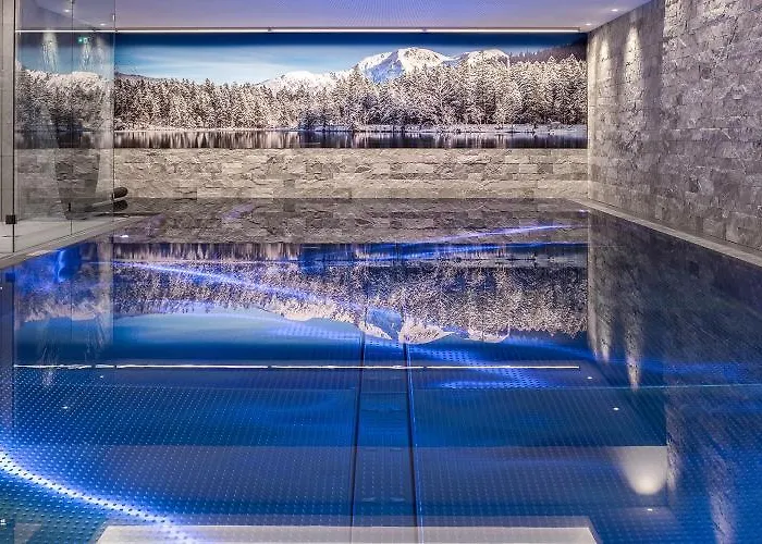 Отель Alpenparks & Taxacher 5*