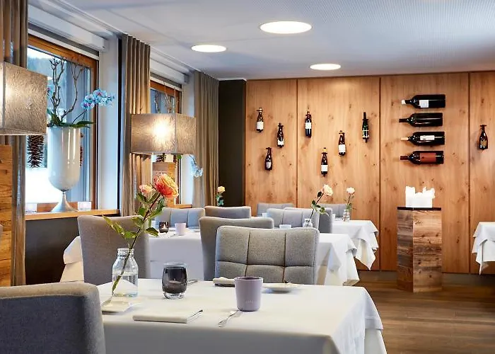 Alpenparks & Taxacher 5* Кирхберг