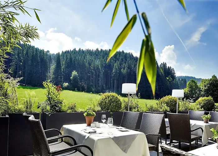 Alpenparks Hotel&apartment Taxacher 5*