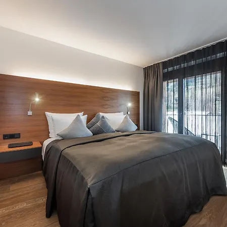 Alpenparks & Taxacher