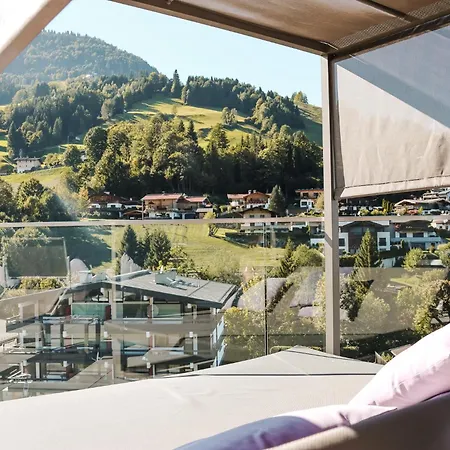 Alpenparks & Taxacher Otel 5*