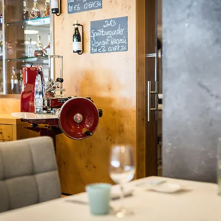 Alpenparks & Taxacher 5*