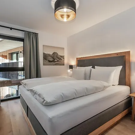 Otel Alpenparks & Taxacher