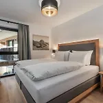 Hotel Alpenparks & Taxacher
