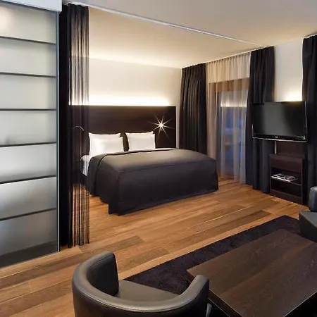 Hotell Alpenparks & Taxacher 5*